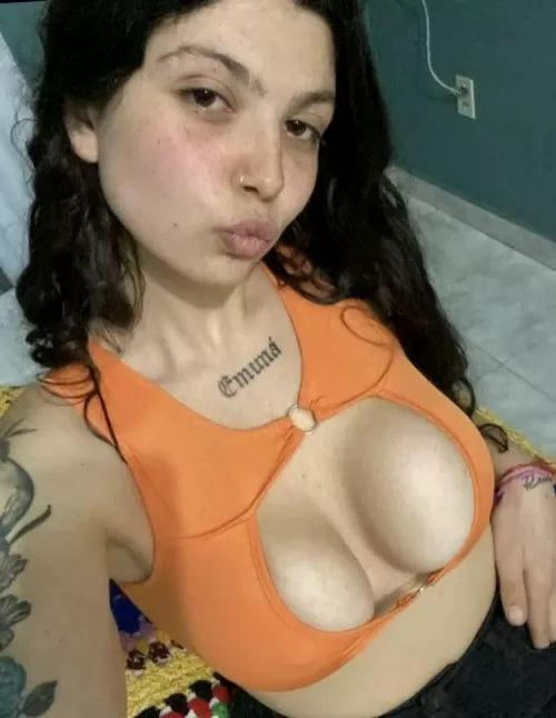 I see you staring… want a closer look? 😍