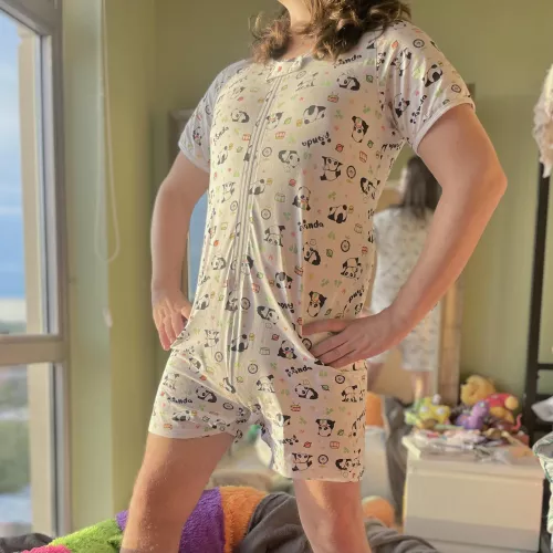 I slept so good!! And my jammies are all clean and dry 😇 Seriously, if you still have accidents at night, quality diapers are a game changer 🤯 