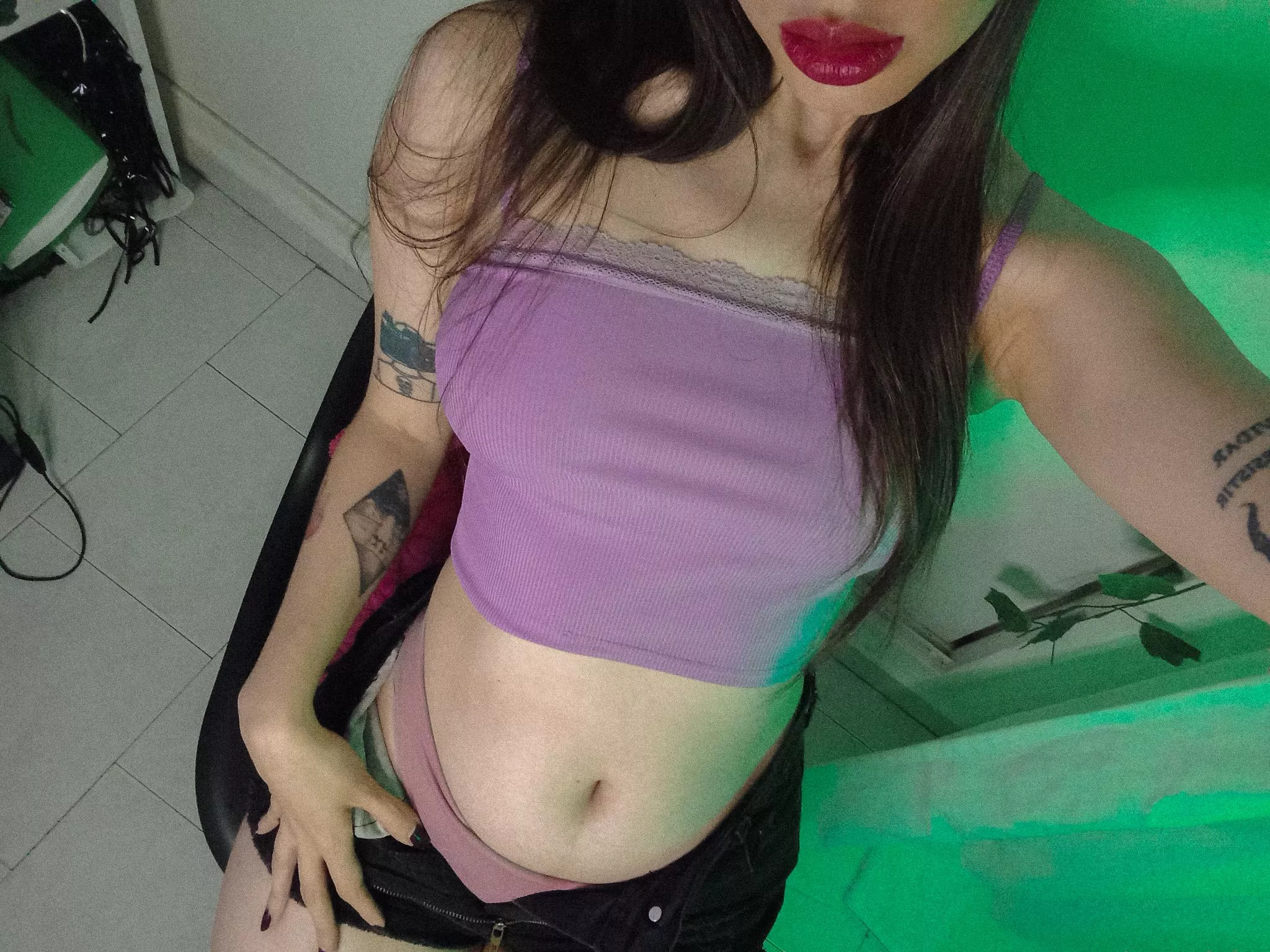 If you become obsessed with my belly button, I will become obsessed with showing it to you. 