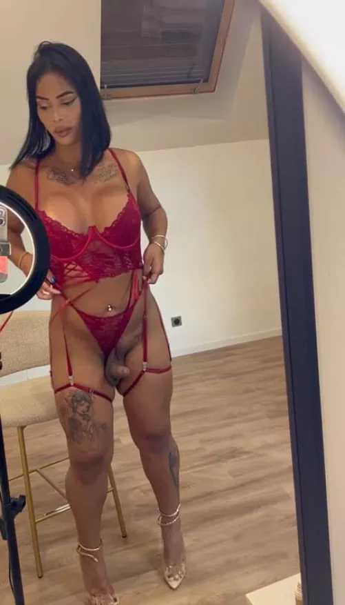 im already standing for you 💋