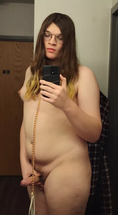 I'm like if a beautiful trans woman was also a pretty little pet!!