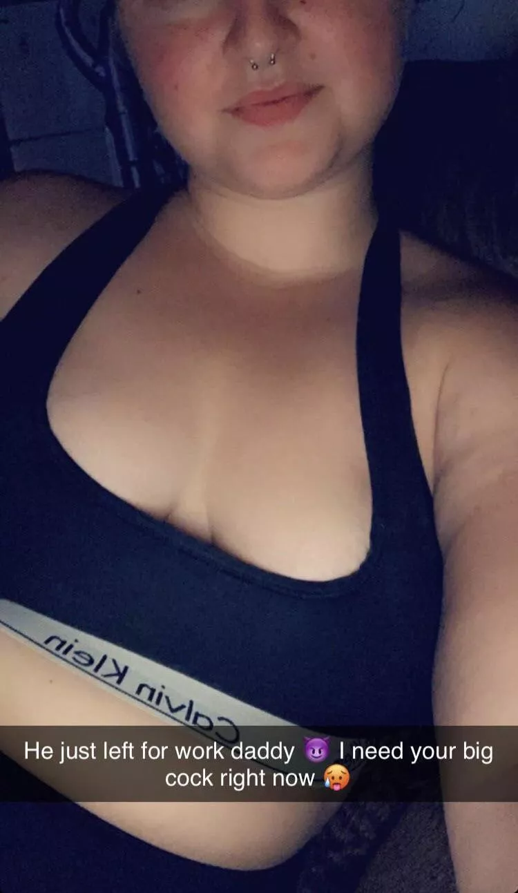 Inviting his best friend over once he leaves to fuck 😈🤷‍♀️😫