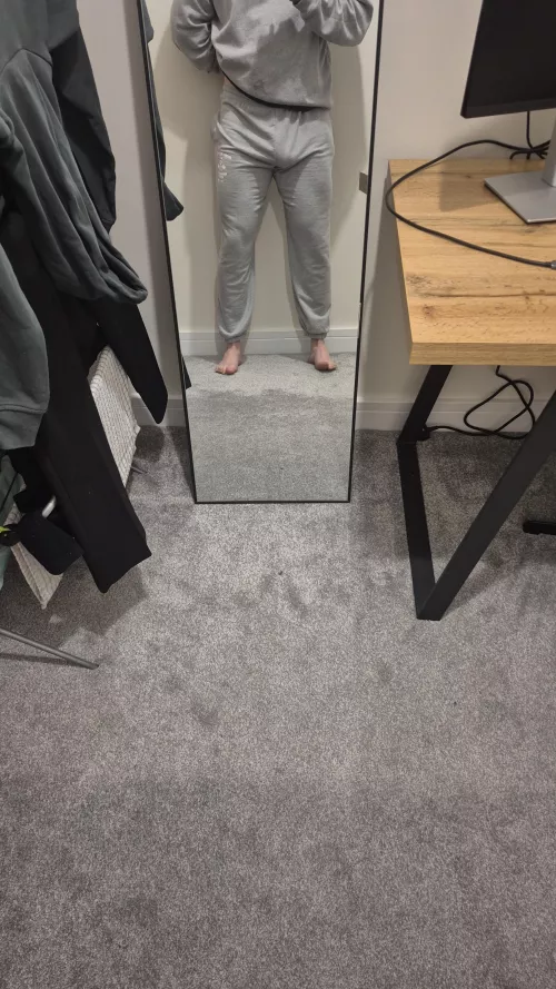 Is my 3rd leg obvious?