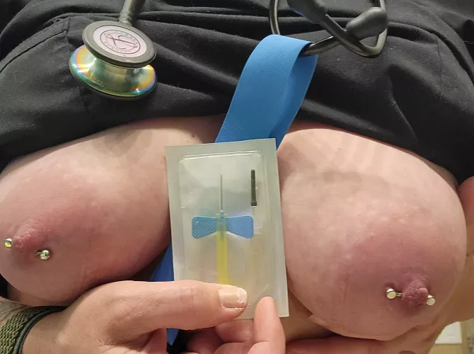 Keep your eyes on me and I promise you won't feel any pain!