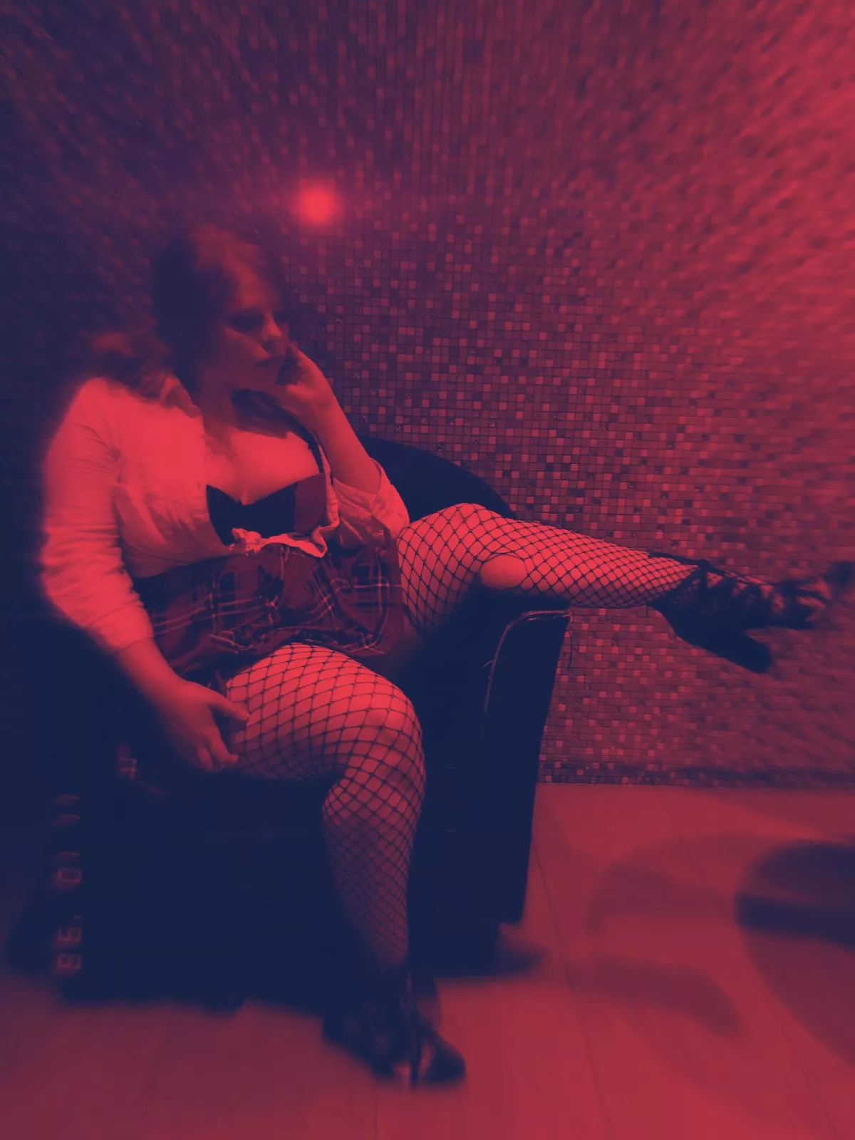 Kiss my feet and on your knees for me my little pay pups [findom]