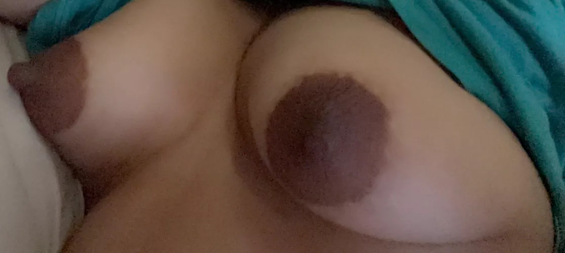 Lazy Sundays and Sneaky Selfies 💤 