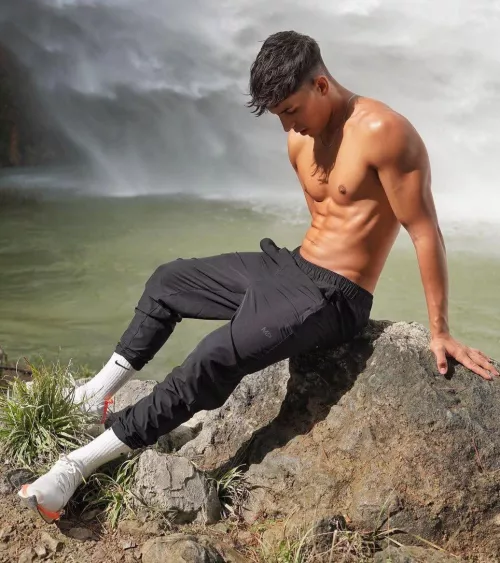 Let's go to the waterfall together