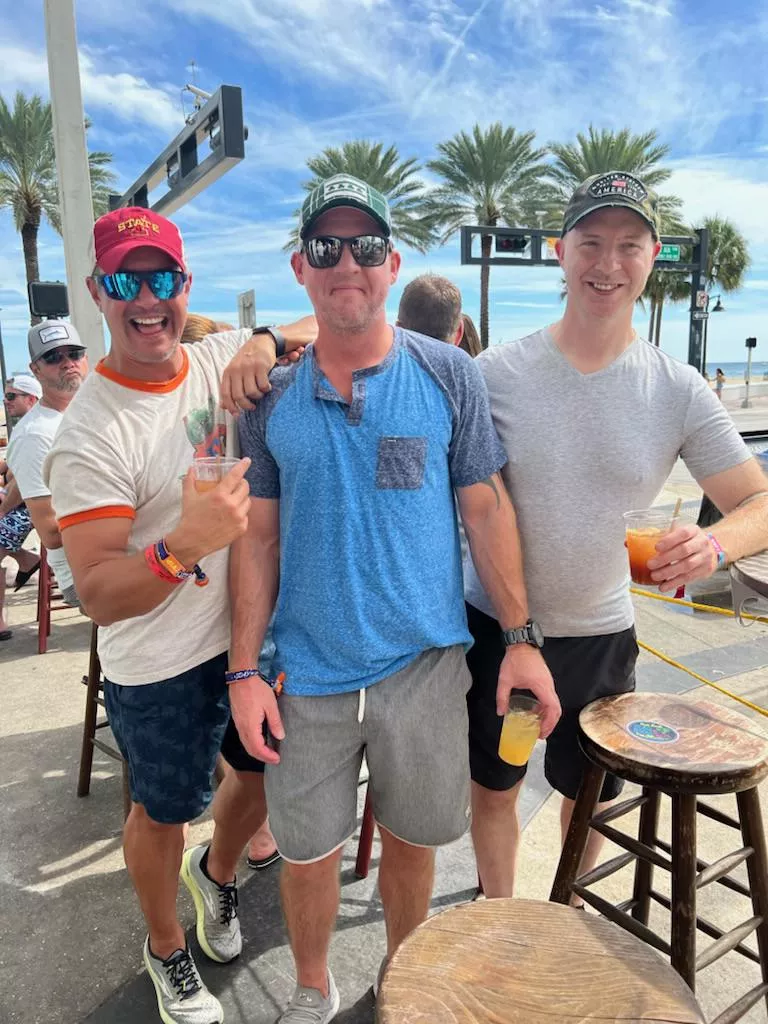 [m] Bi-Males new to San Antonio. Any Females in the area want to show us around the city?