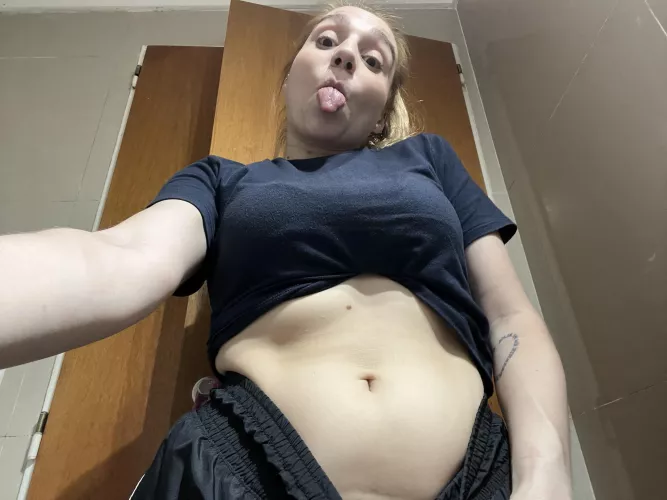 my belly button post gym, do you want to lick it or smell it