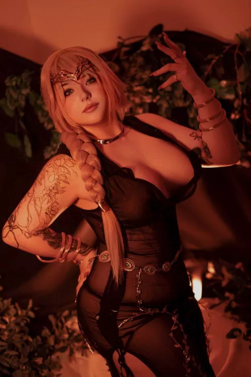 My Queen Mariika cosplay (Kuroitsune) 