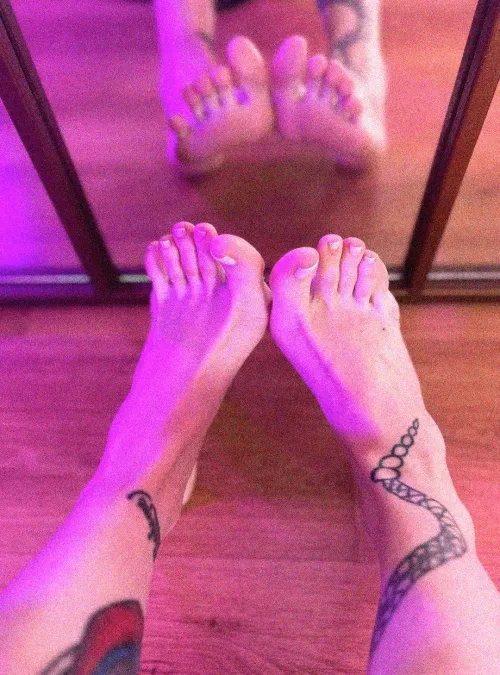 Nothing extra, just my long toes