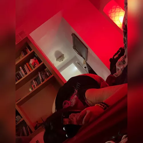 Now only if you could pin me down like this 🤤