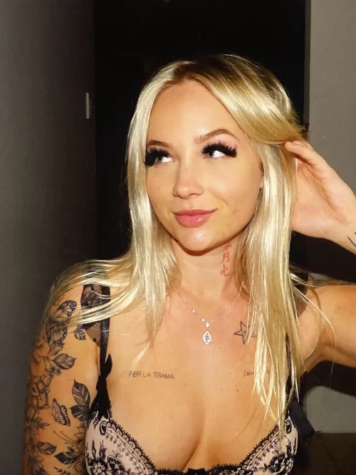 [nz] i hope u find blondies like me cute ;)