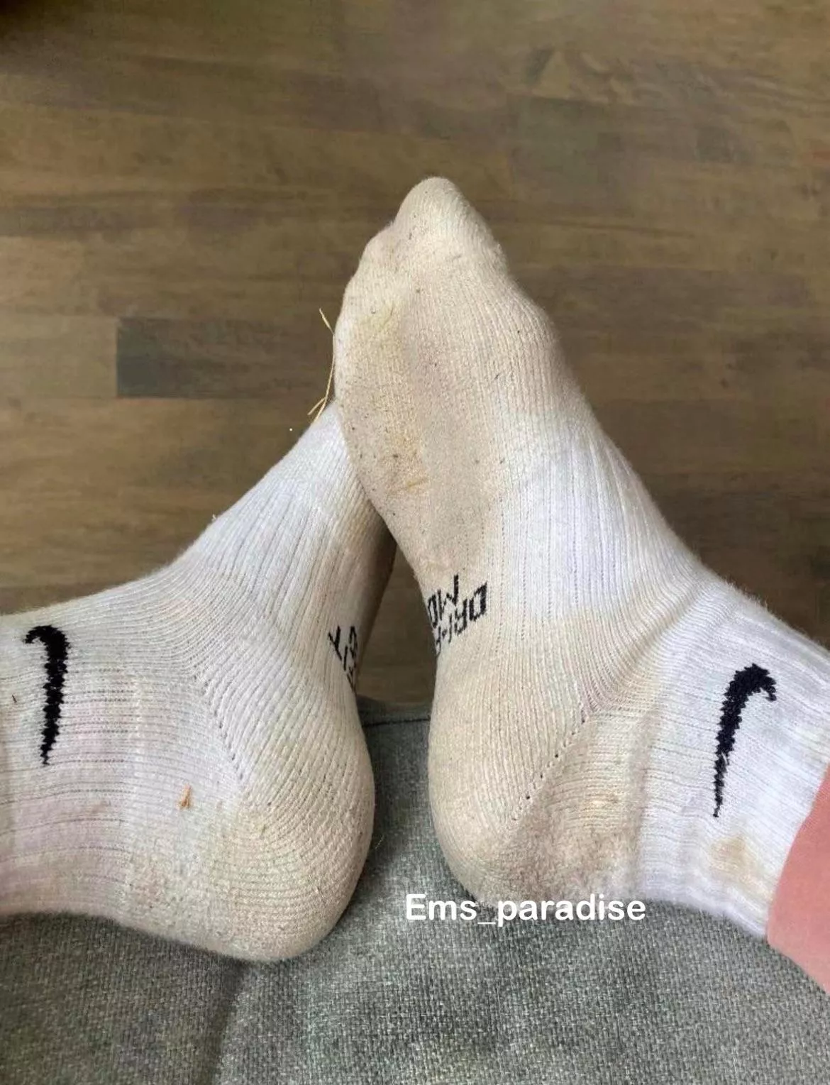 On a level of 1-10, 1 being a quick sniff, and 10 drinking sock tea or more 😈.. how dirty would you get with these post workoit? [f] 