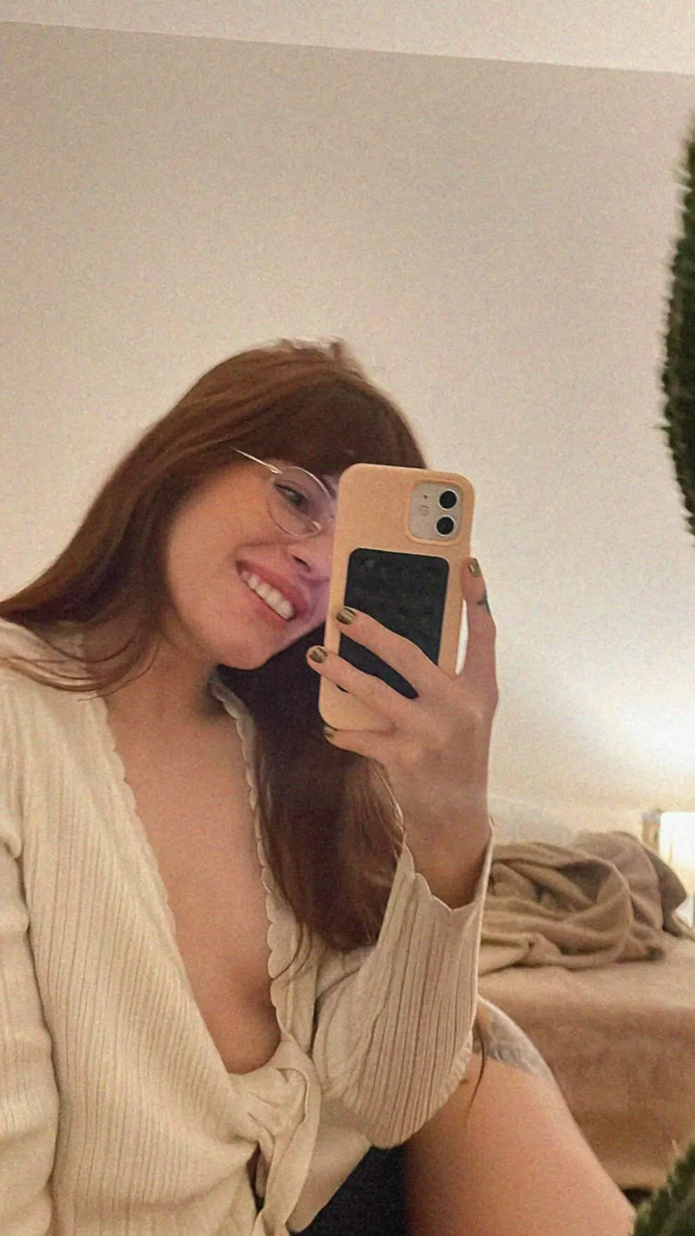 On Sundays I like to vibe in my room.....