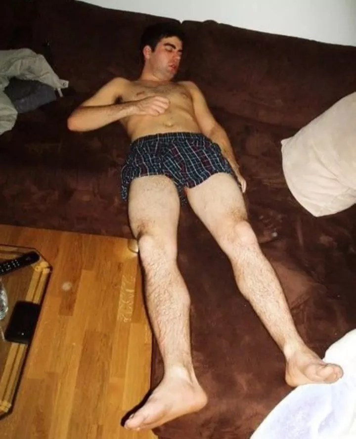 Sleeping straight guy stories. Anyone want to share/discuss? DM open 