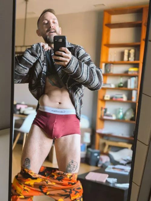 Some Sunday morning bulge [43]
