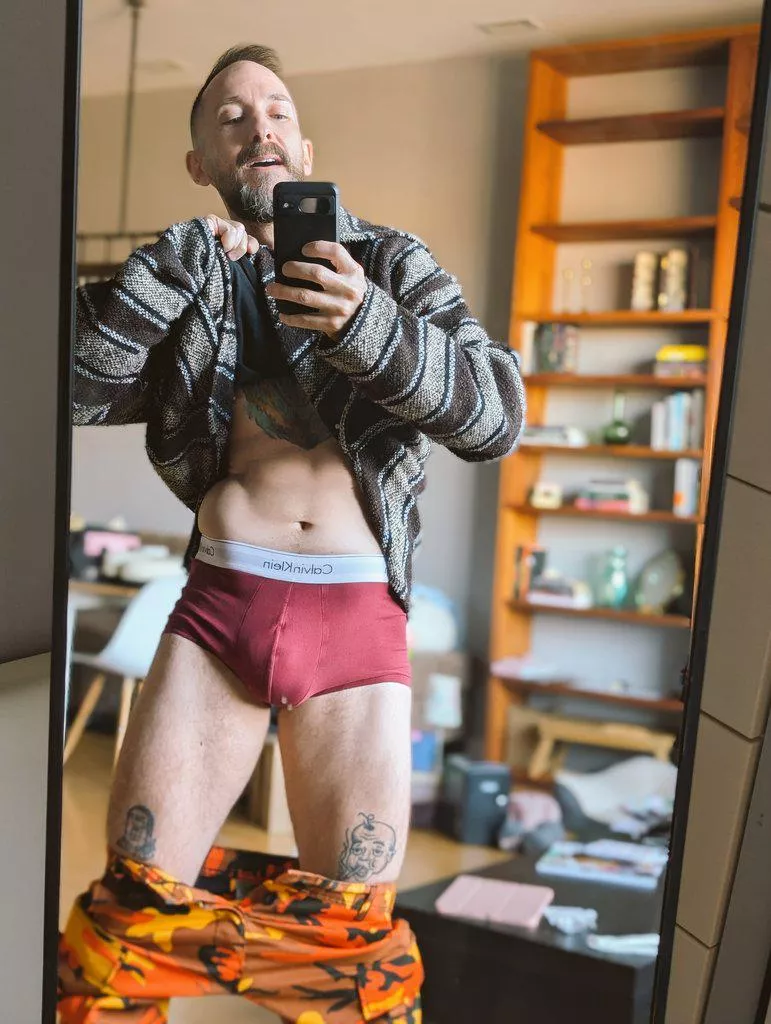 Some Sunday morning bulge [43]