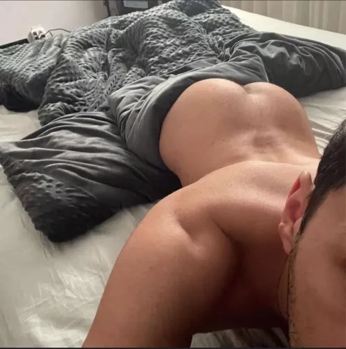 Spun looking for a hung Top in LA! 