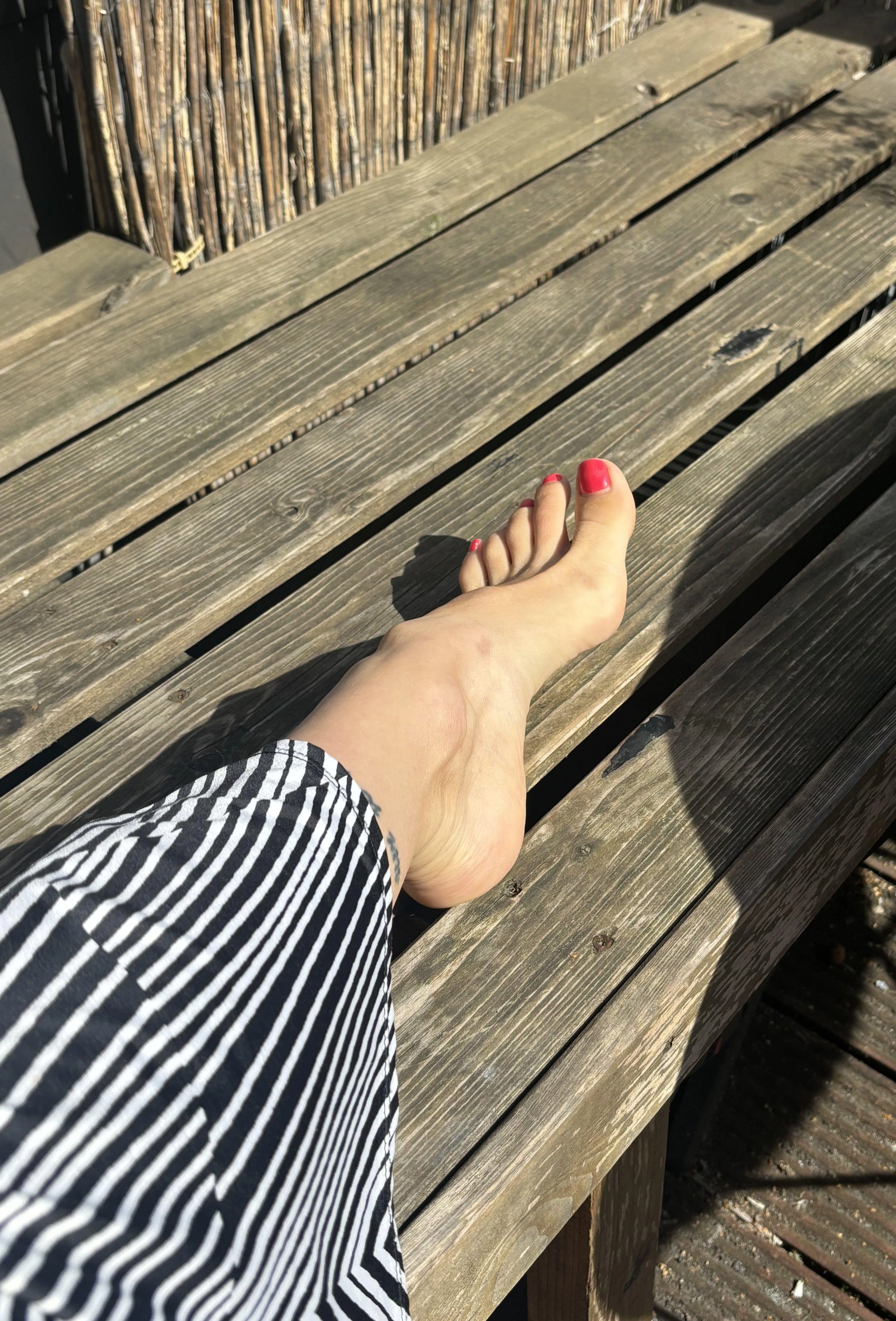 Stick that tongue out, I want my foot sparkling