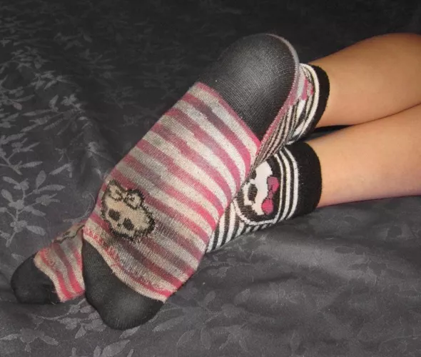 Stinky old monster high socks! 💀🎀
