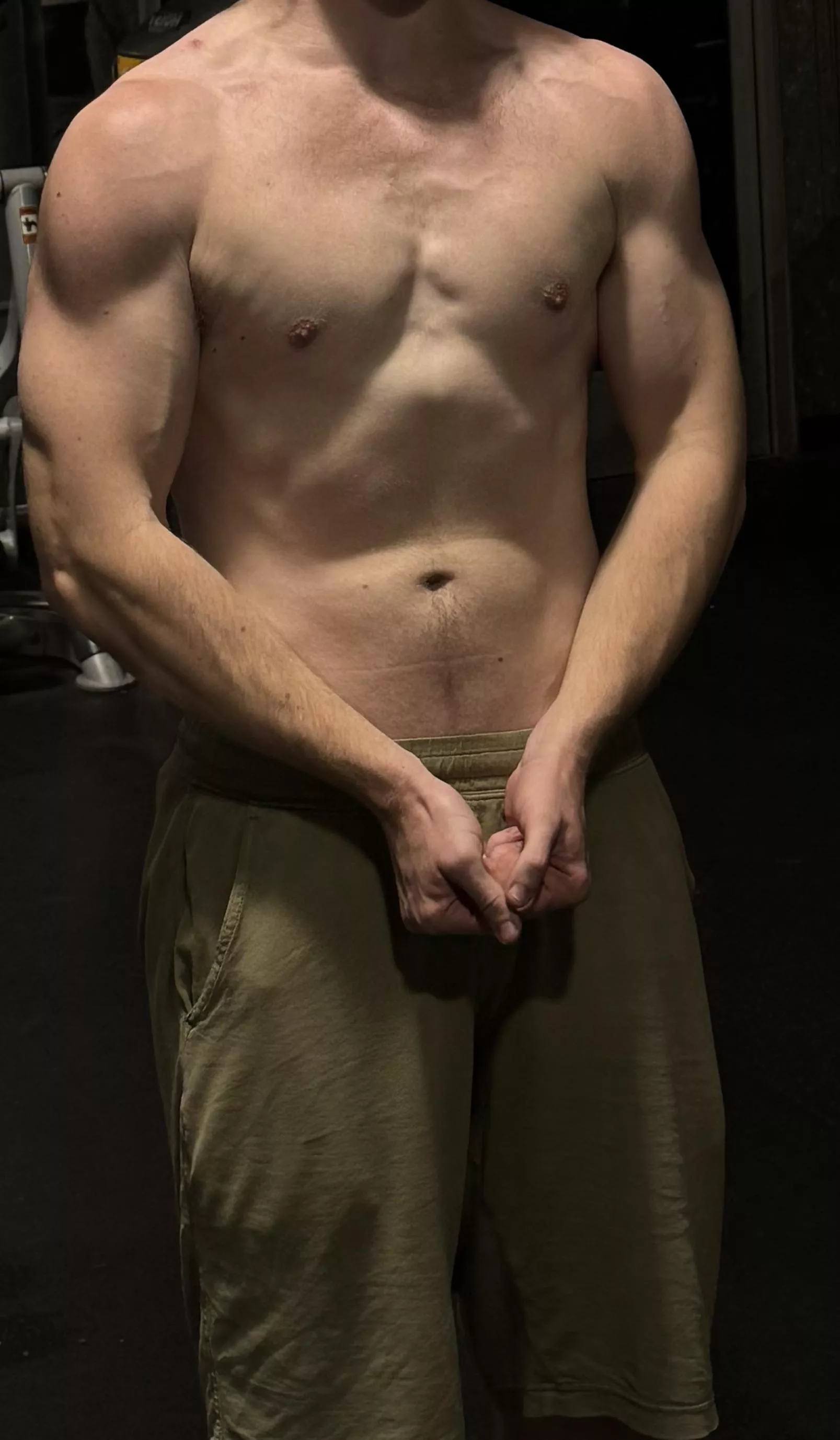 Straight 19 (m) looking for hookup