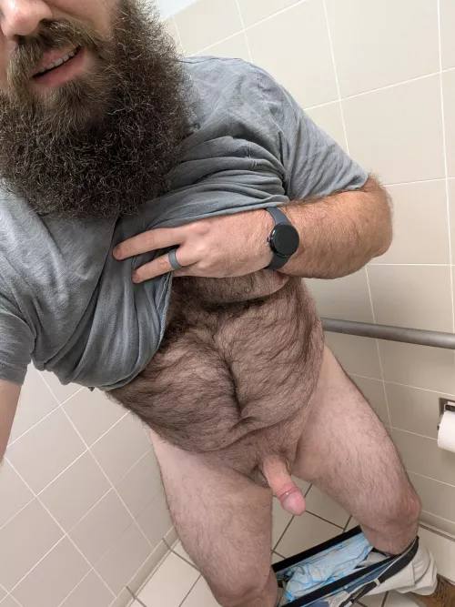 The real reason your IT guy gets in before everyone else... 