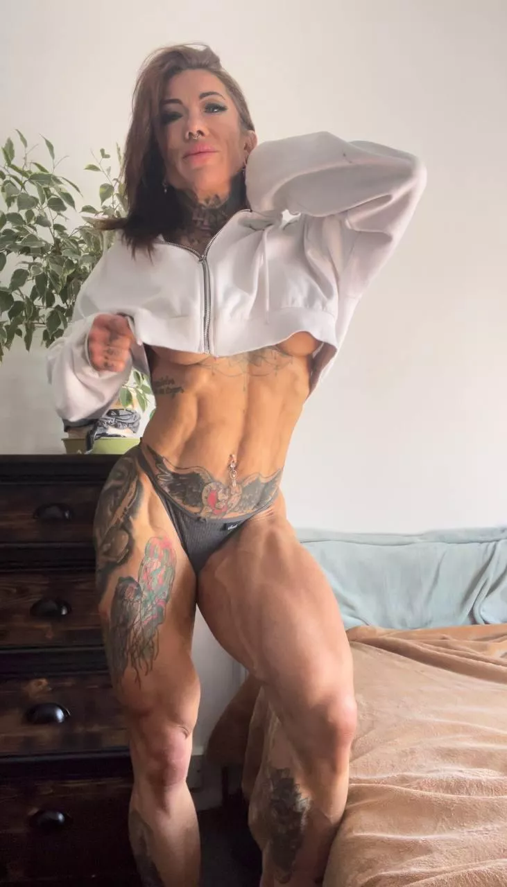 Thick thighs are built in the gym