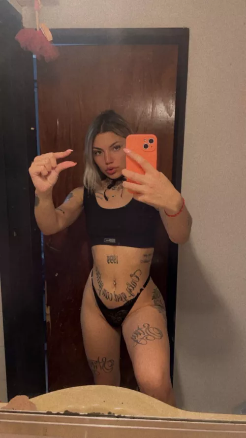 Today i’m in the mood to degrade and humiliate some little dick beta boys.. be honest do you qualify for the role?