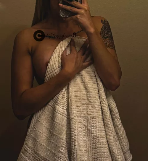 Upvote and comment done for a fun DM😘