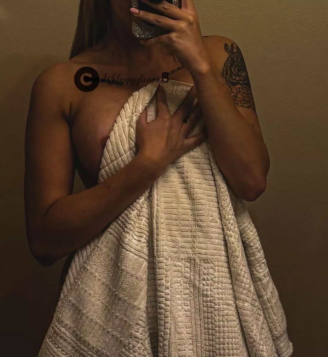 Upvote and comment done for a fun DM😘