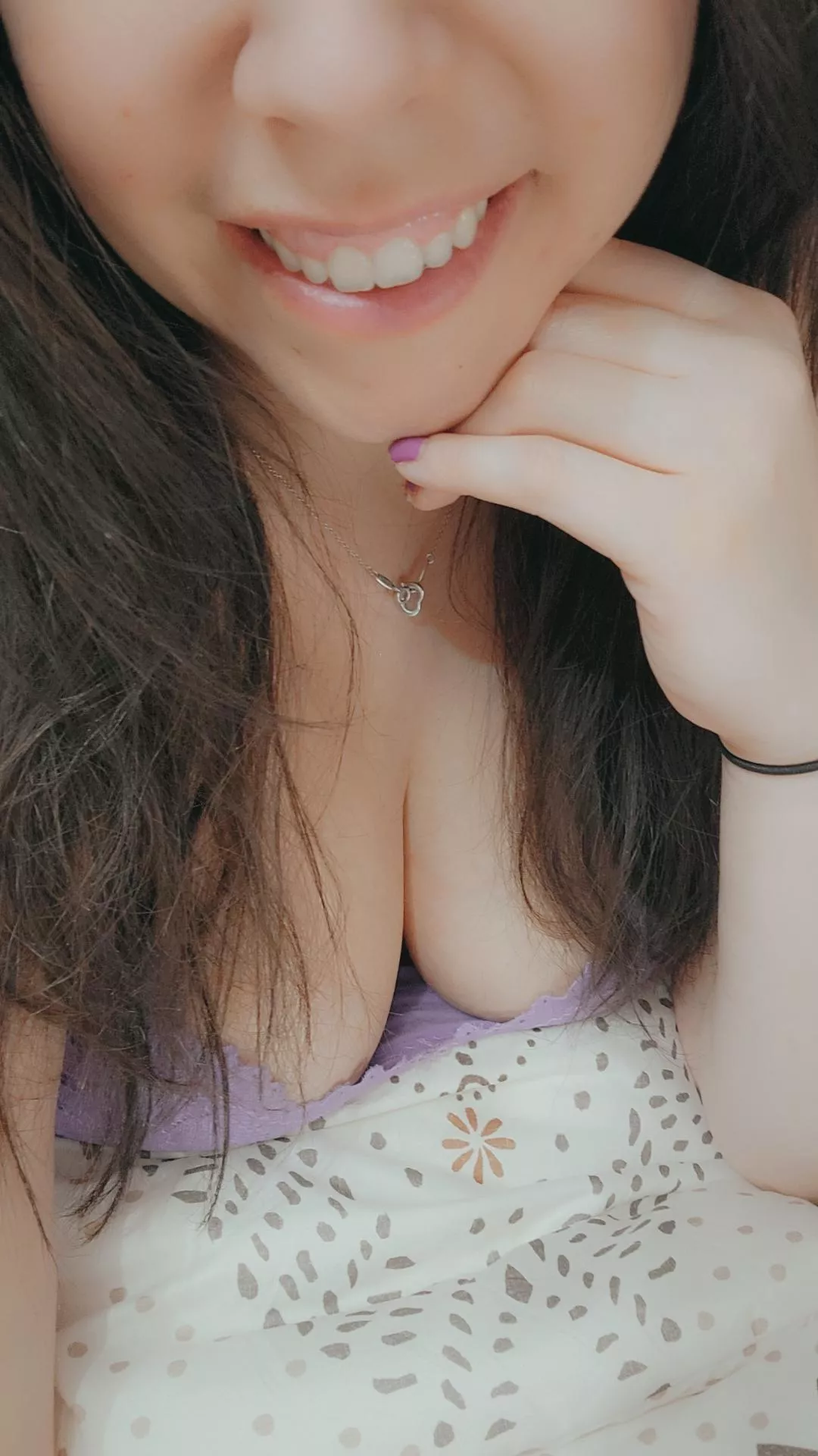 Wanna lay with your head in Mommy's lap 😏💕