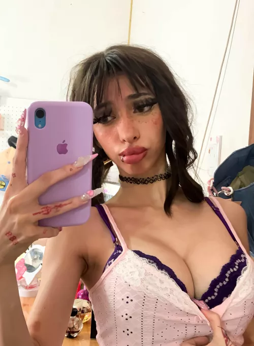 What’s the one thing that drives you wild in bed?🔥