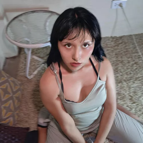 When you look at a goddess you are only allowed to be submissive to her splendor, that's what happens when a submissive like you sees a goddess like me.