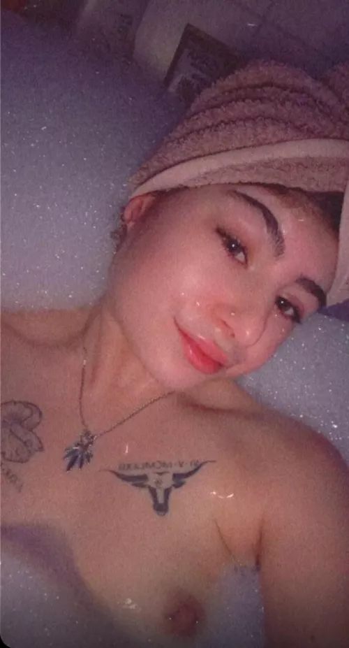 who wants to give me a cum trib? Dm