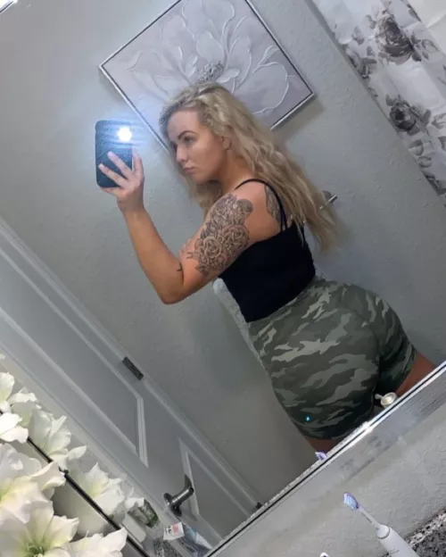 Who wants to see me bang my PAWG girlfriend?