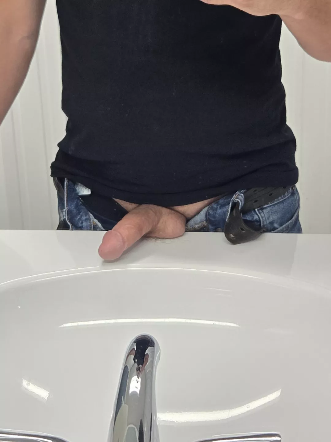 Work boner thanks to dirty texts from the wife