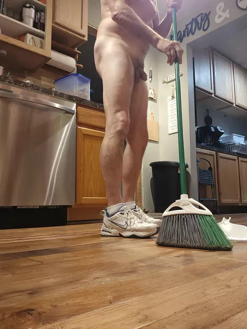 Workin out in the kitchen, sweeping! 