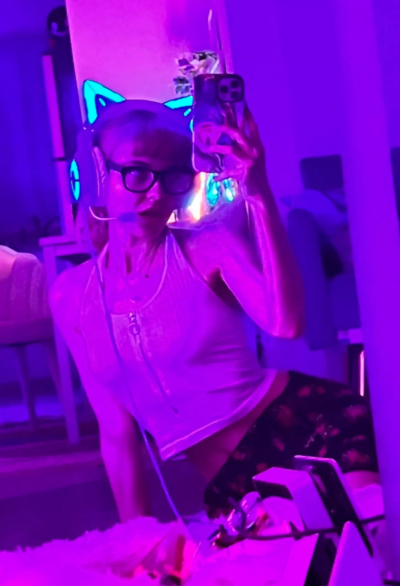 Would you come over and play Skyrim with me? I’ll give you a naughty quest after …