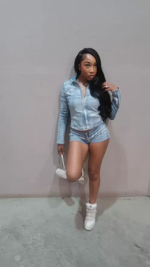 You can’t say no to bratty Ebony Dommes💋