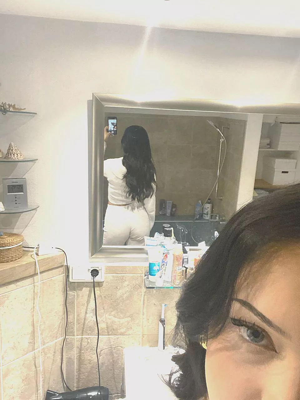 18 and still haven’t figured out how to make a real connection with anyone. What’s wrong with me?