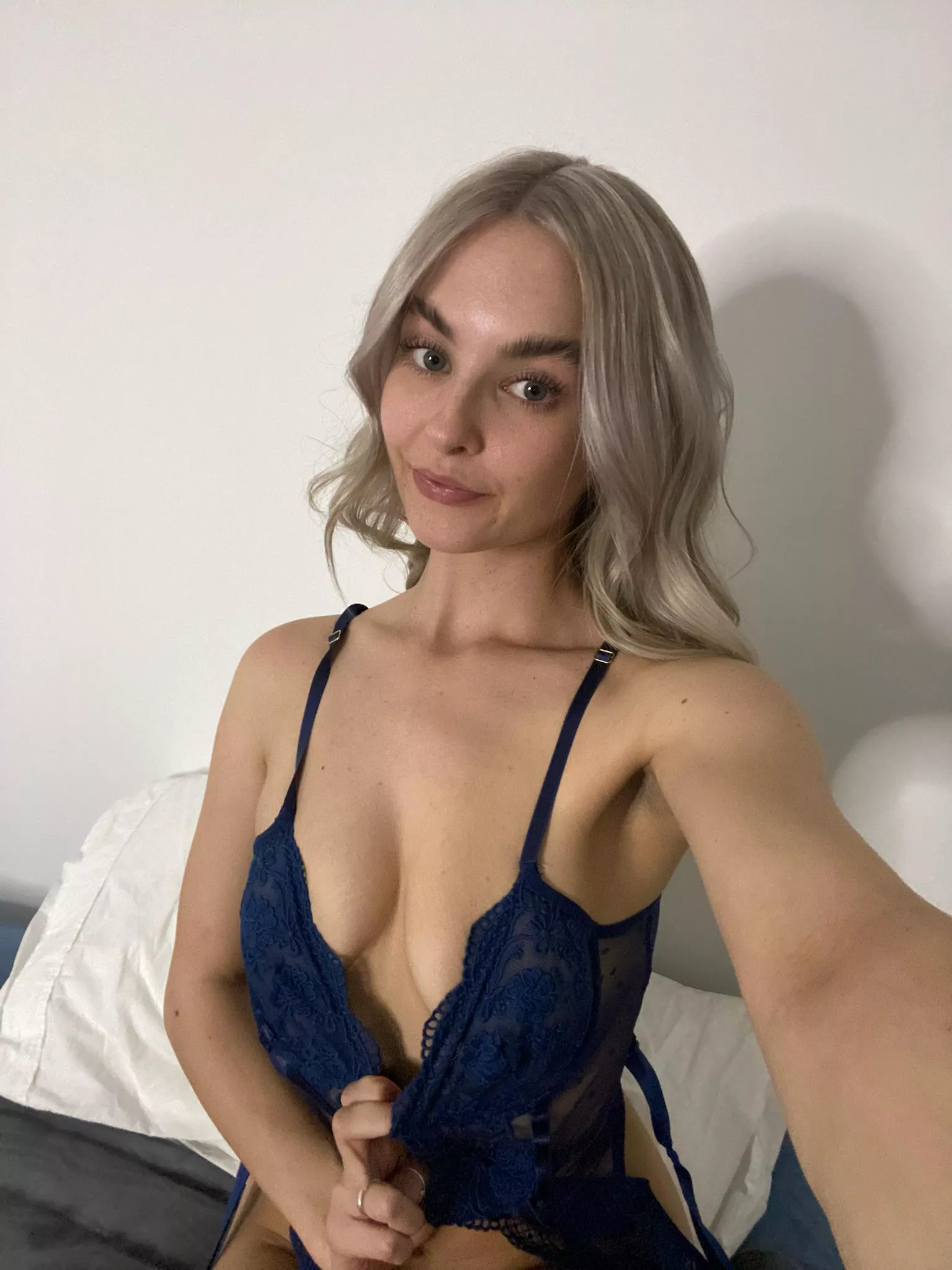 18 [F4M] Looking for bi guys to give me a good and fun company in BC next week. i can verify and on the pill