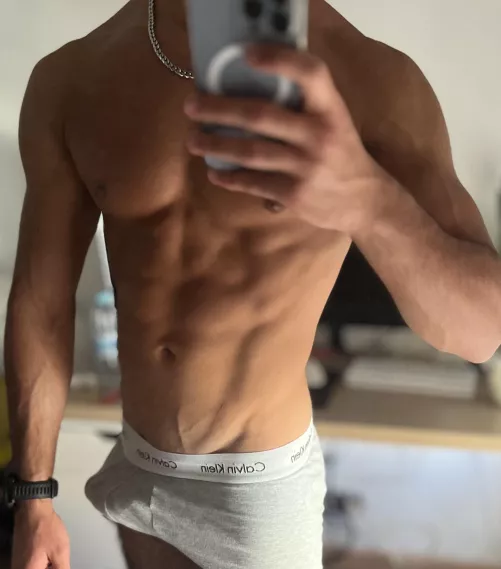 [19] Am i your type? 