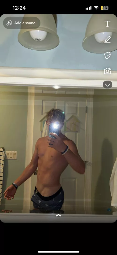 19 [M4F] Hit me up if you got a car