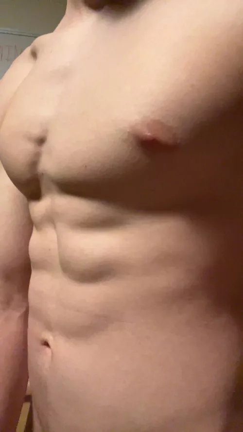 20 looking for fit bros