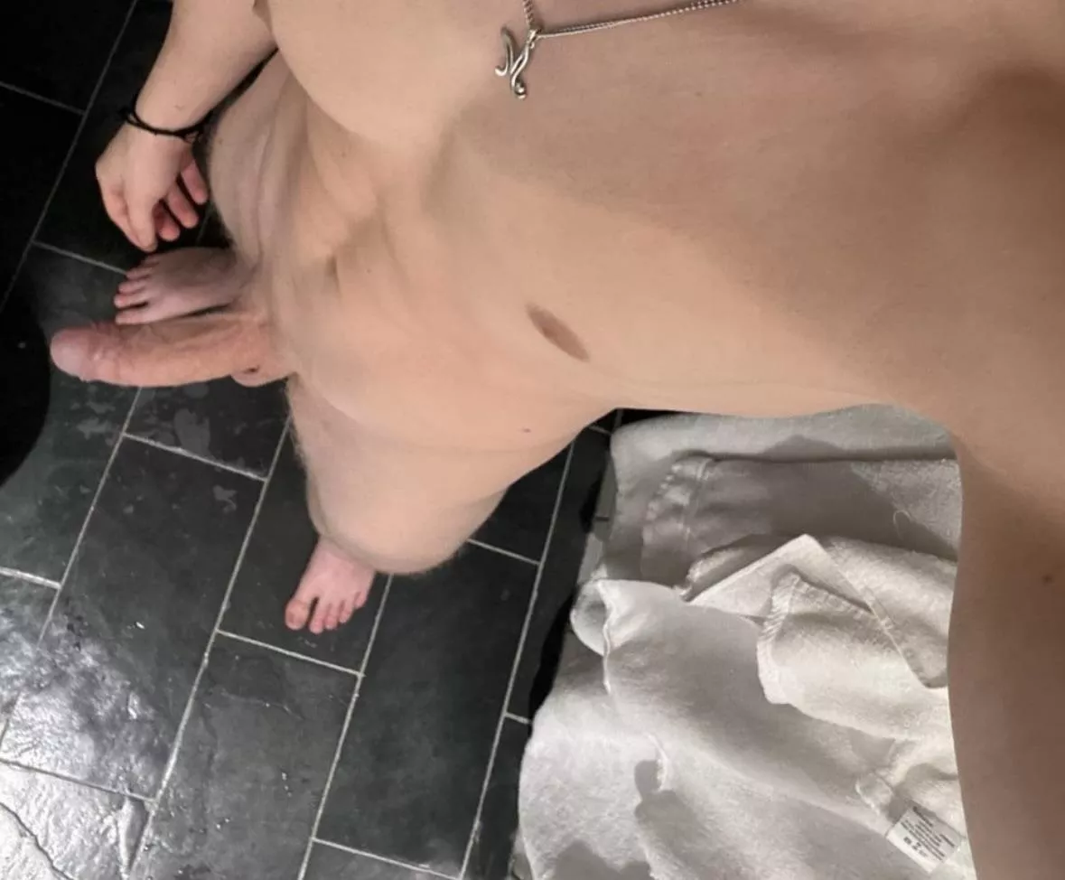 [20] suche jemanden komplett offenes und perverses für geiles fußfetisch rp im chat ( ich hab den fußfetisch )