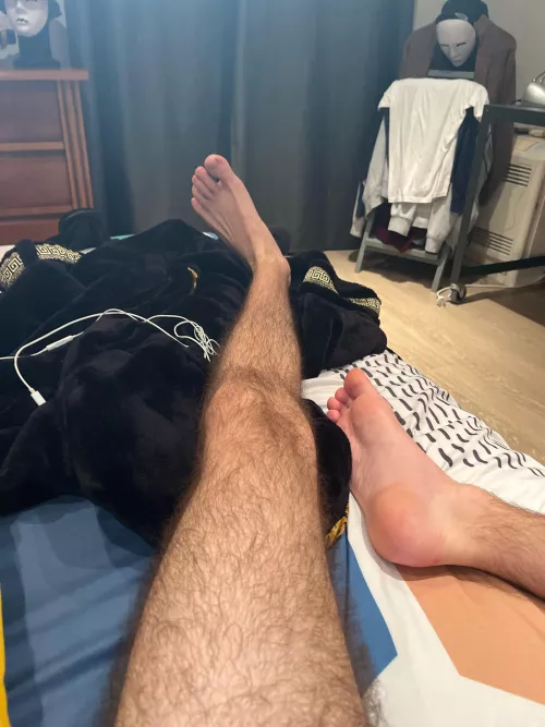 21 french . Looking for jerk bro 