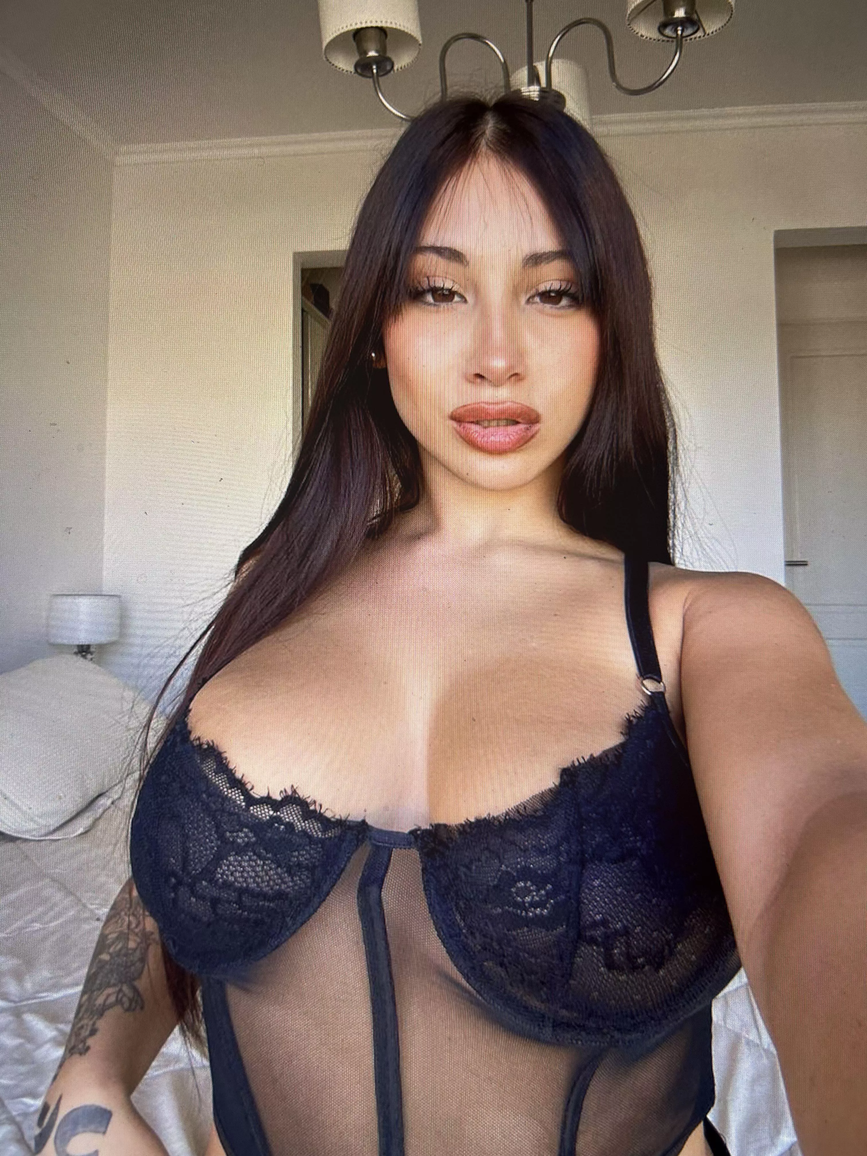 21F4M Anyone want to chill?
