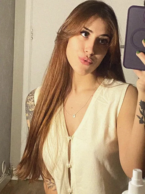 23 F4M Location-Melbourne, Feeling fierce in my white shirt and ready to flex inside and out