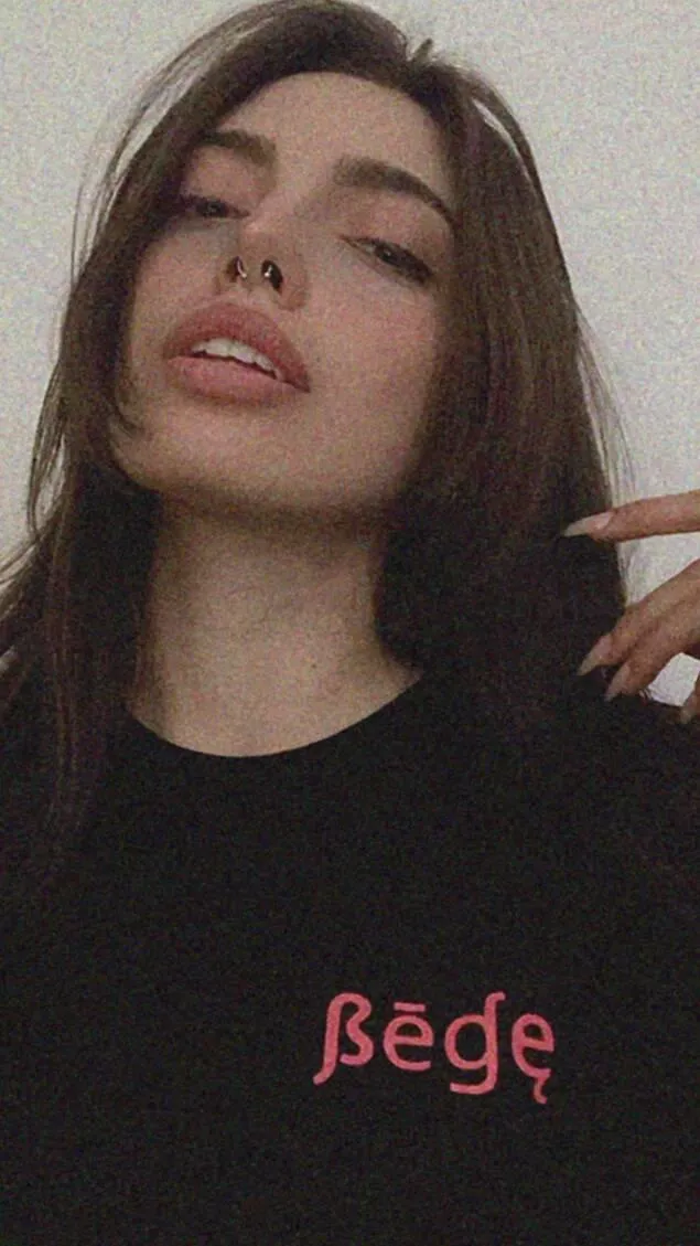 23[F4M] just a hint of boredom.. think you can help me shake it off?